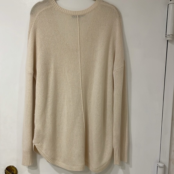360 Cashmere cream sweater size medium - Picture 5 of 12